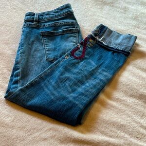 #134. White House Black Market Embroidered Cuffed Slim Cropped Jeans Size 4P